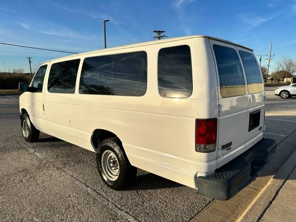 2012 Ford Econoline Van - Image 6 of 10
