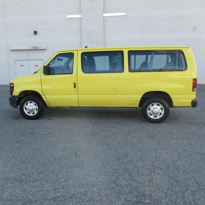 2012 Ford Econoline Van - Image 2 of 20
