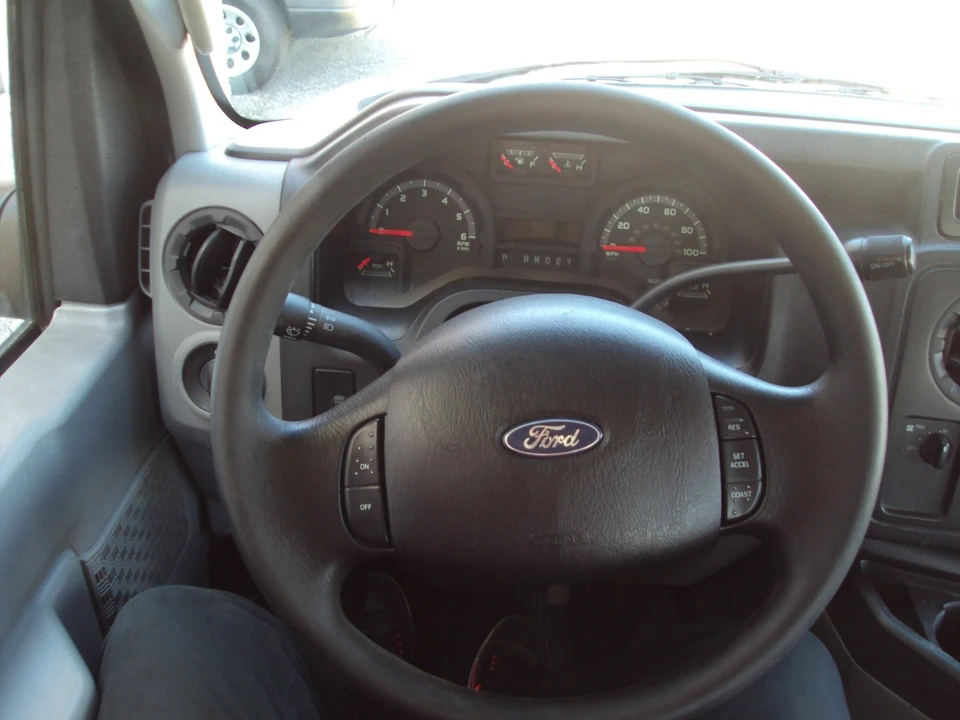 2012 Ford Econoline Van - Image 17 of 31