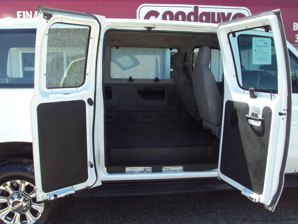 2012 Ford Econoline Van - Image 11 of 31