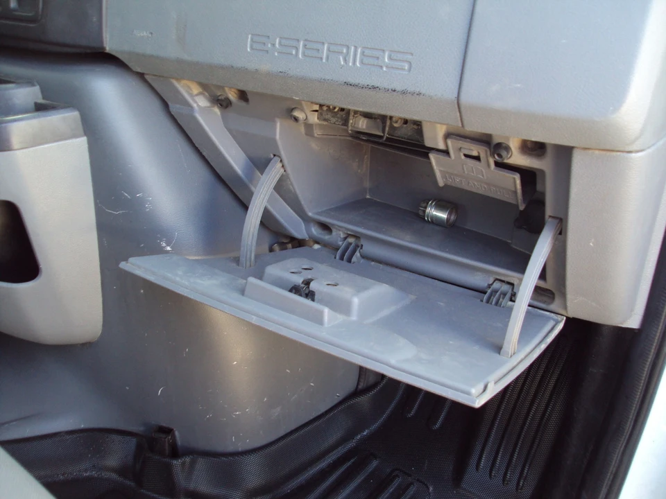 2012 Ford Econoline Van - Image 14 of 31