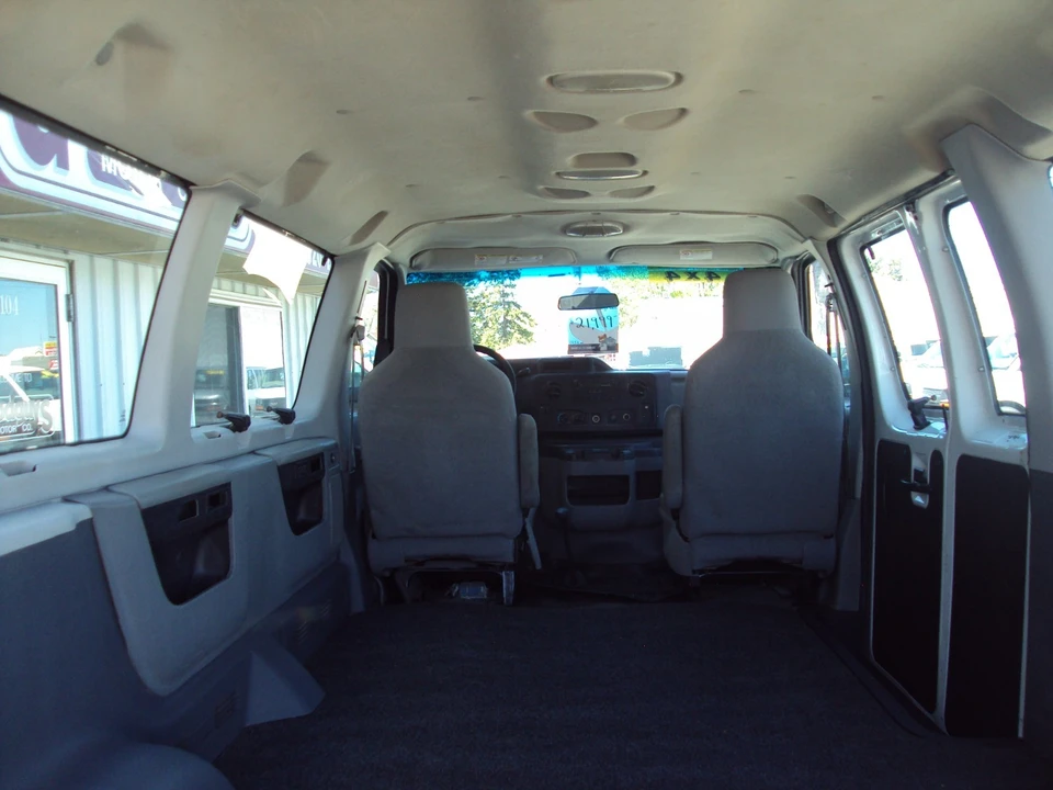 2012 Ford Econoline Van - Image 10 of 31