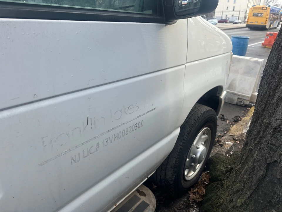 2012 Ford Econoline Van - Image 17 of 21