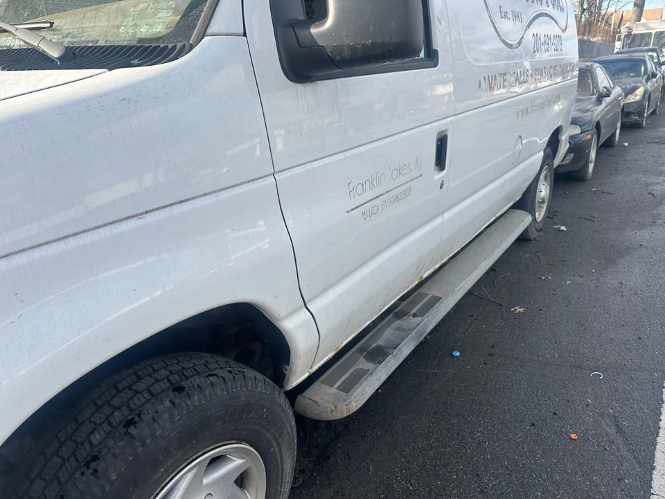 2012 Ford Econoline Van - Image 9 of 21