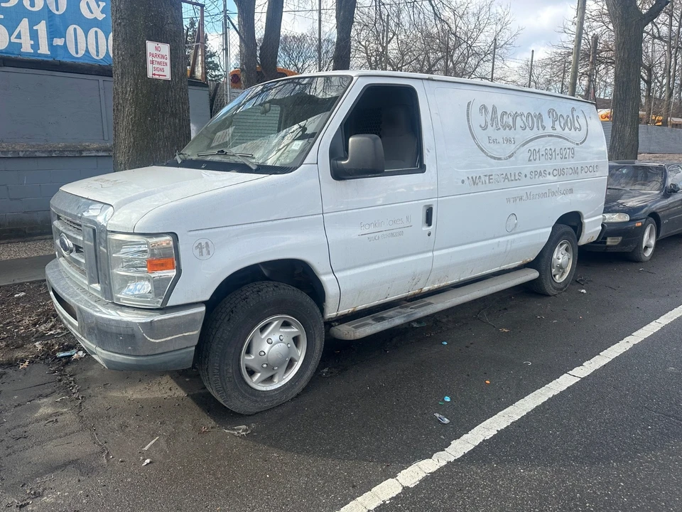 2012 Ford Econoline Van - Image 2 of 21