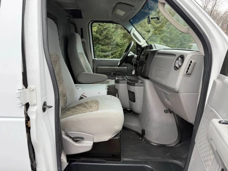 2012 Ford Econoline Van - Image 10 of 12
