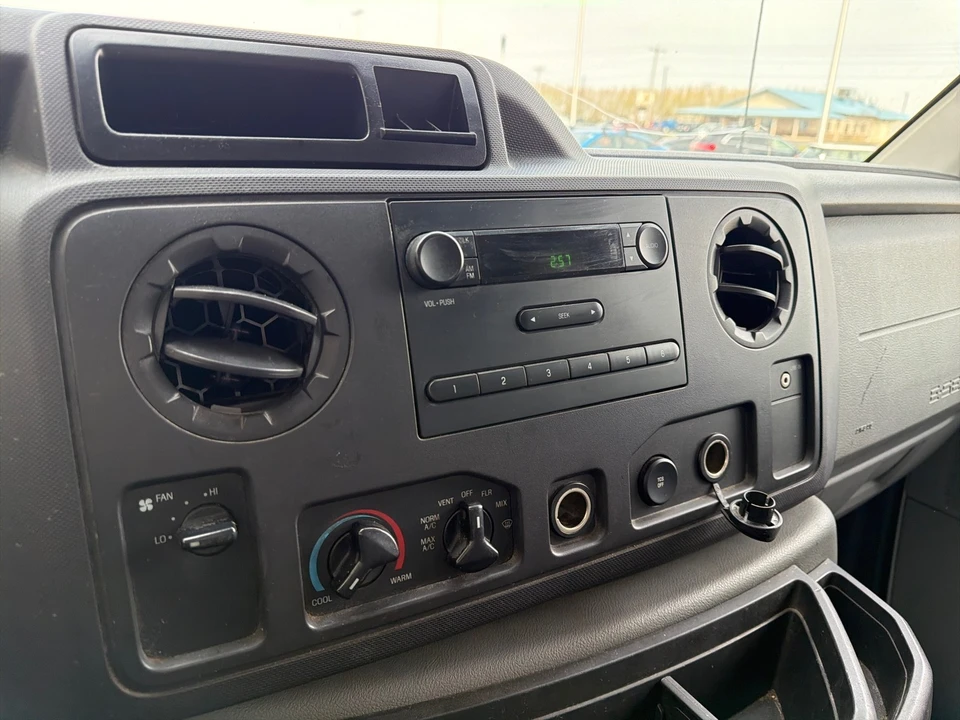 2012 Ford Econoline Van - Image 15 of 16