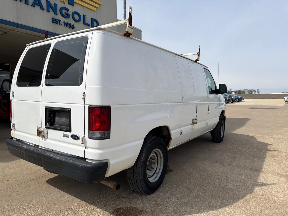 2012 Ford Econoline Van - Image 10 of 16