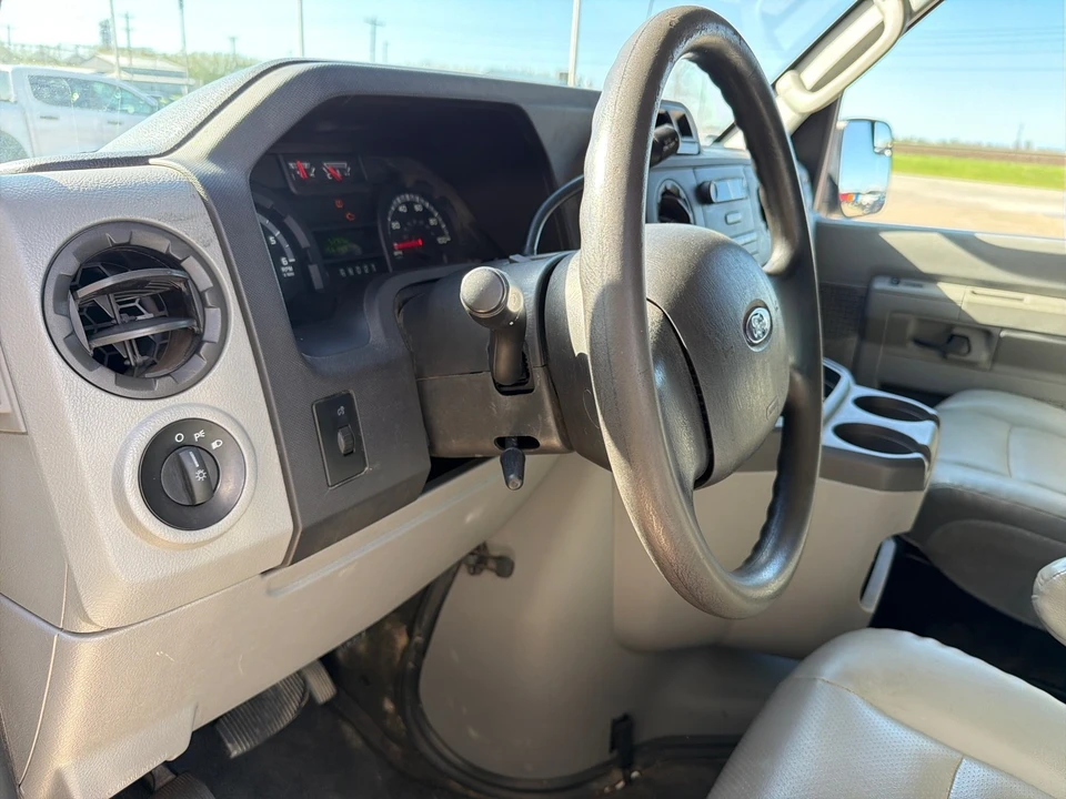 2012 Ford Econoline Van - Image 13 of 22