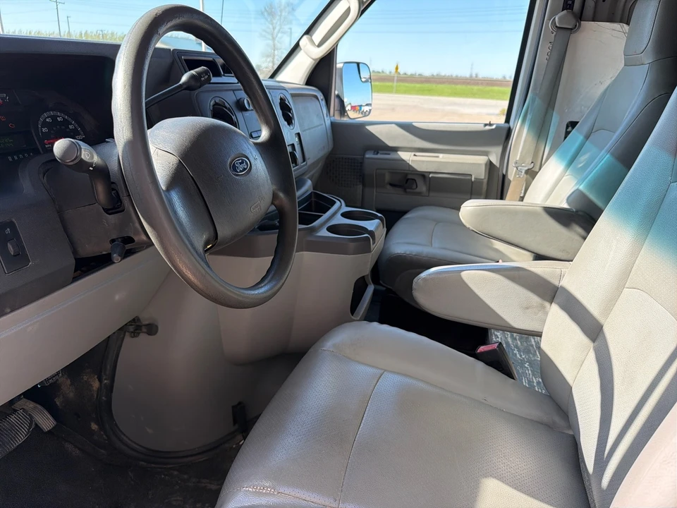 2012 Ford Econoline Van - Image 14 of 22