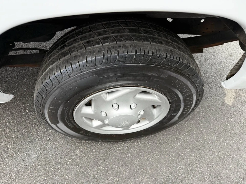 2012 Ford Econoline Van - Image 9 of 12