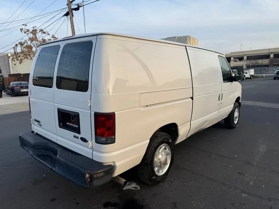 2012 Ford Econoline Van - Image 9 of 17