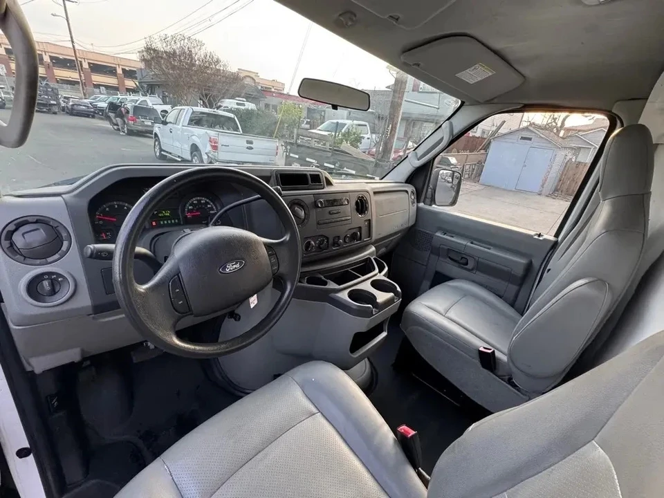 2012 Ford Econoline Van - Image 12 of 17