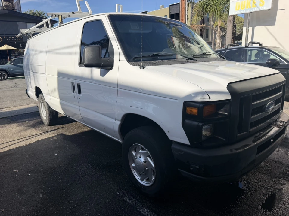 2012 Ford Econoline Van - Image 2 of 18