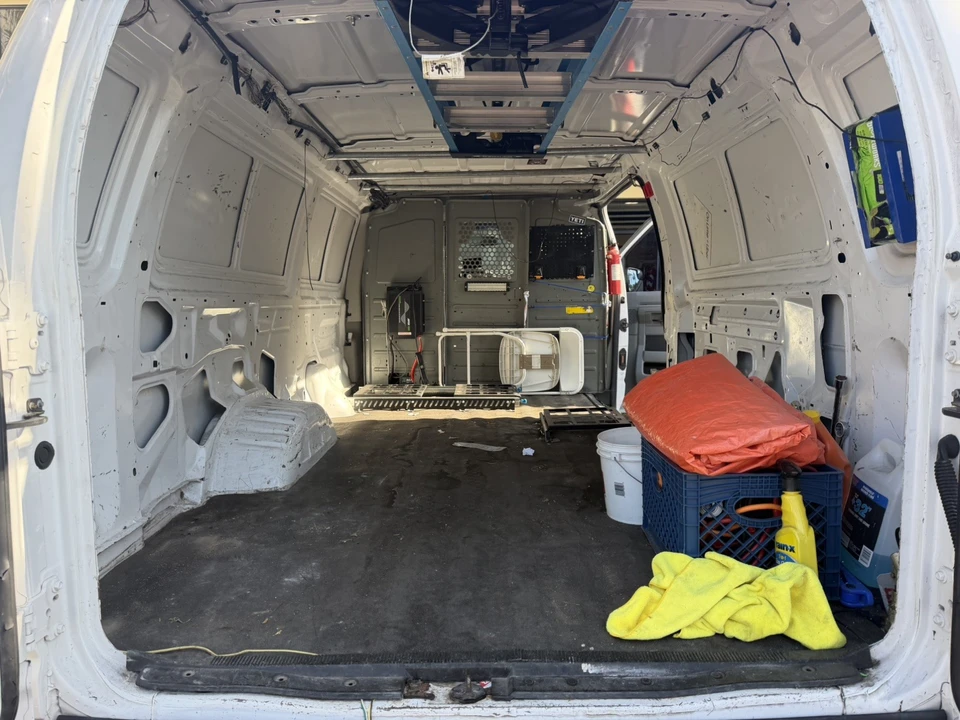 2012 Ford Econoline Van - Image 11 of 18