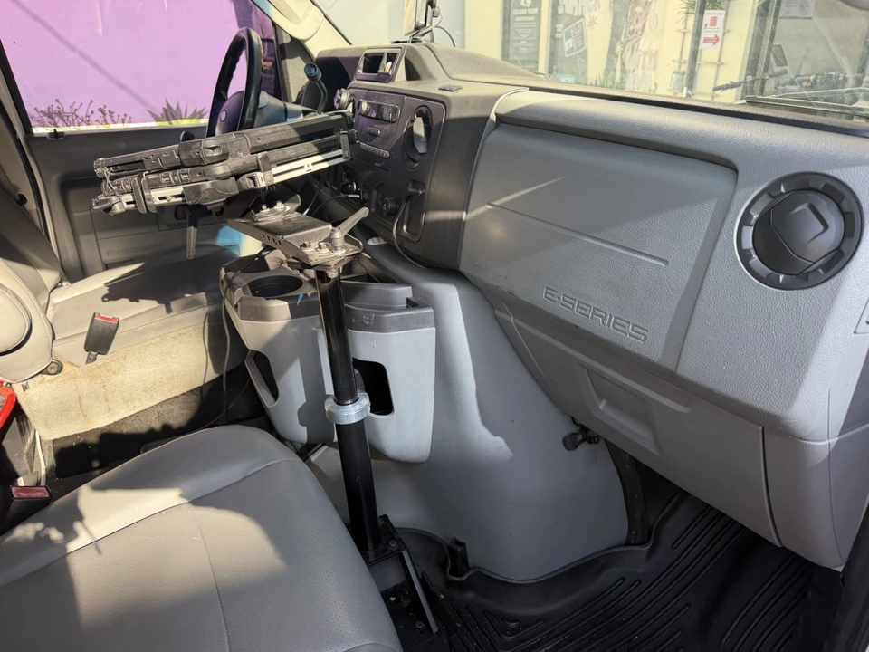 2012 Ford Econoline Van - Image 8 of 18