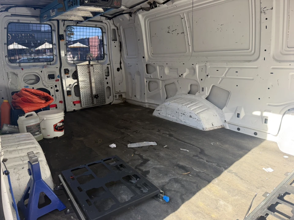 2012 Ford Econoline Van - Image 10 of 18