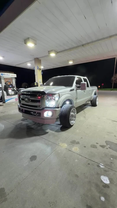 2012 Ford Super Duty 3rd Gen - Image 2 of 8