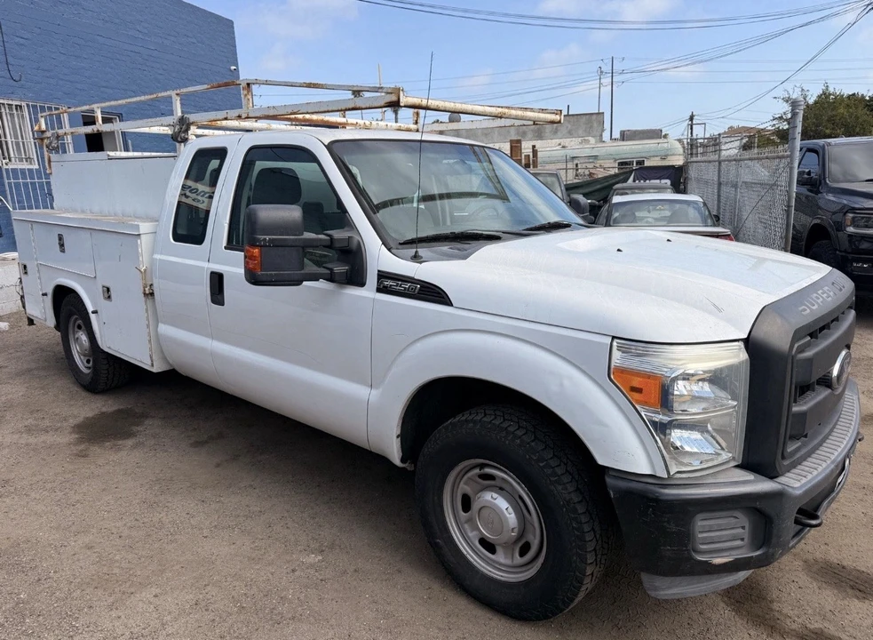 2012 Ford Super Duty 3rd Gen - Image 3 of 9