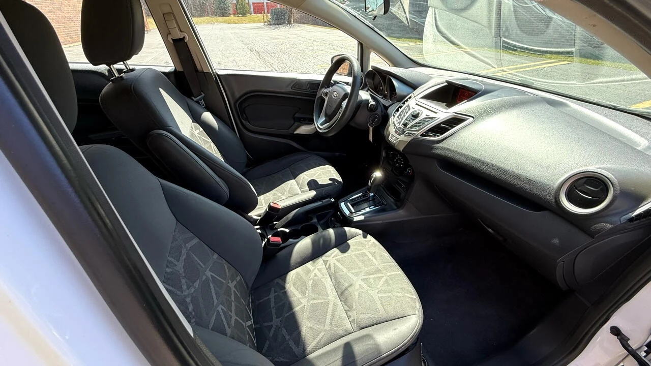 2012 Ford Fiesta - Image 10 of 21