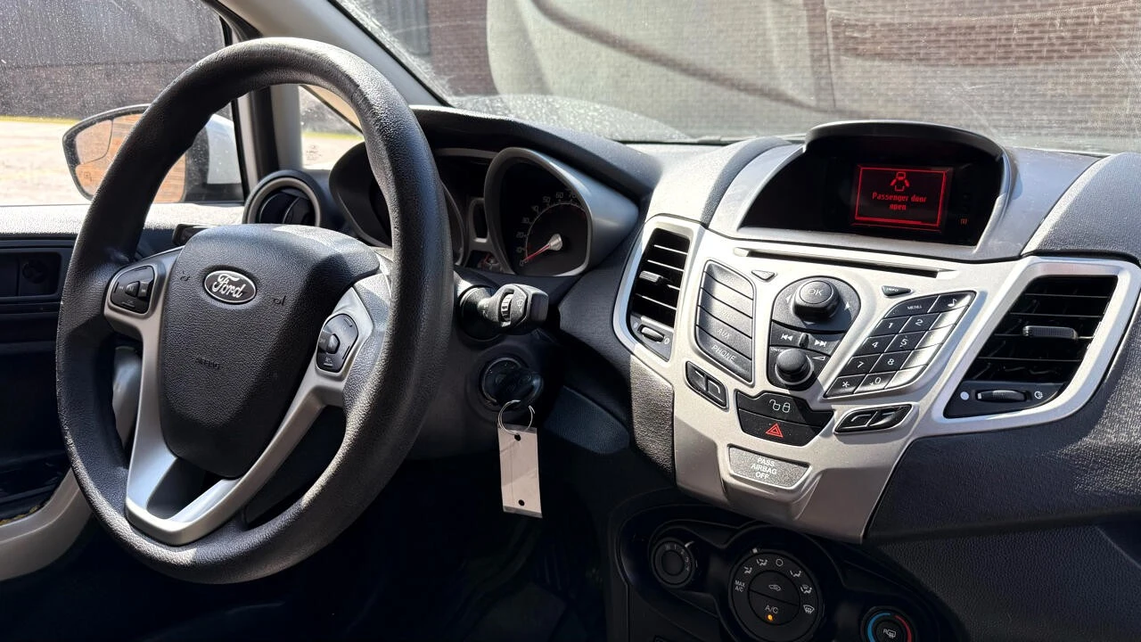 2012 Ford Fiesta - Image 9 of 21