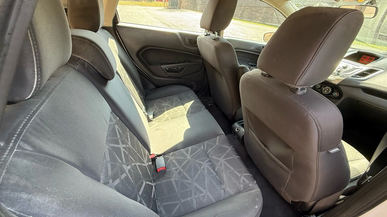 2012 Ford Fiesta - Image 11 of 21