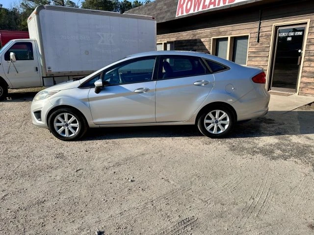 2012 Ford Fiesta - Image 2 of 13