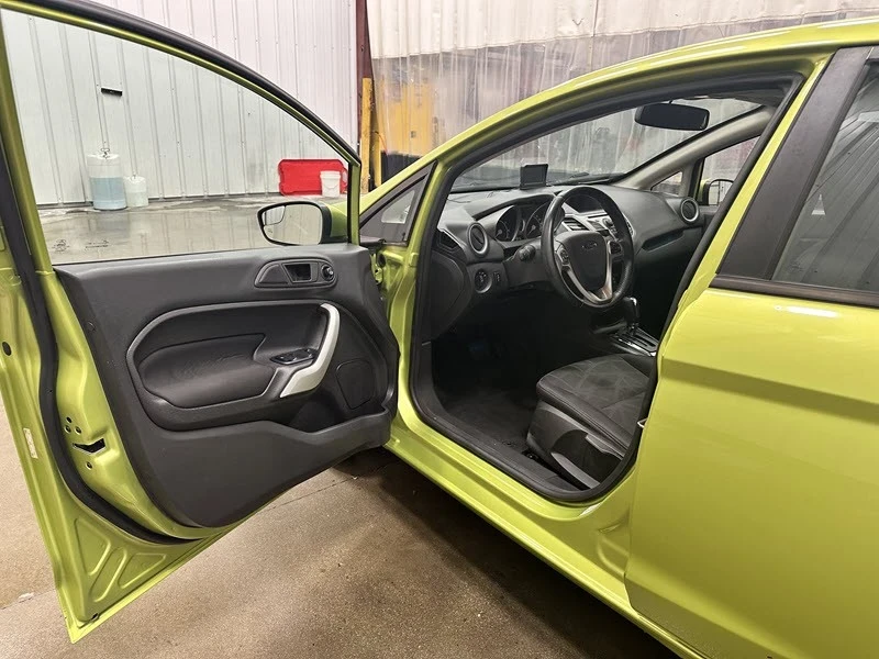 2012 Ford Fiesta - Image 7 of 12