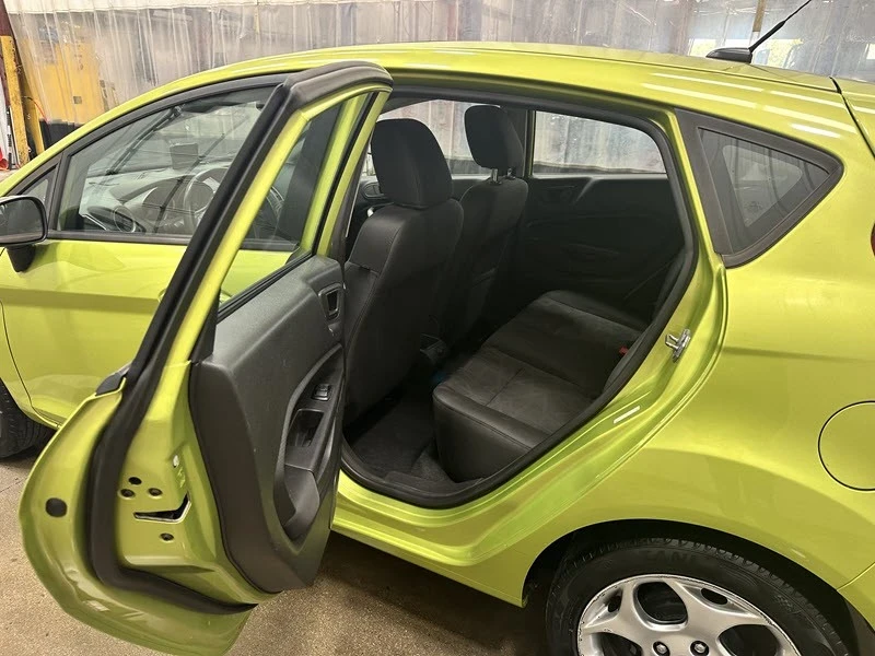 2012 Ford Fiesta - Image 11 of 12