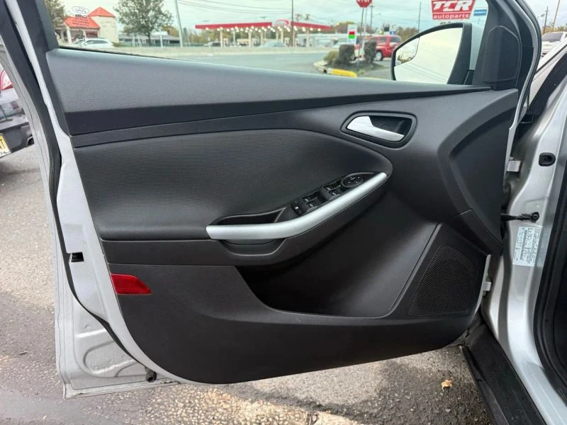 2012 Ford Focus 3rd Gen - Image 11 of 12