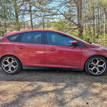 2012 Ford Focus Titanium Hatchback