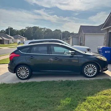2012 Ford Focus Titanium Hatchback