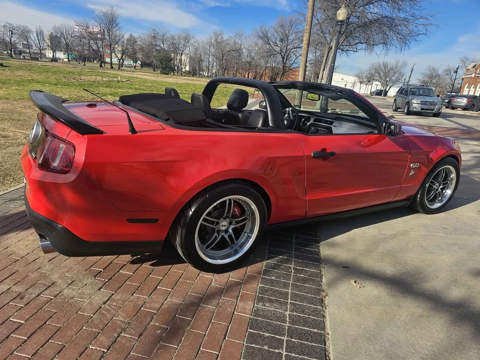 2012 Ford S197 Mustang - Image 11 of 19