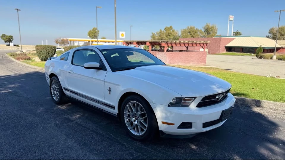 2012 Ford S197 Mustang - Image 4 of 8