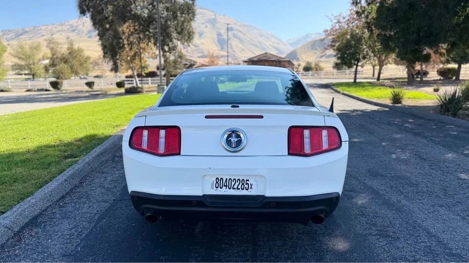 2012 Ford S197 Mustang - Image 2 of 8