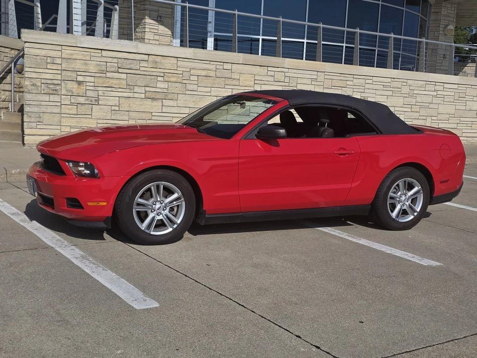 2012 Ford S197 Mustang - Image 2 of 30