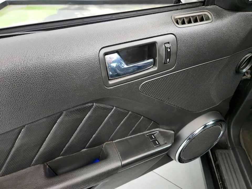 2012 Ford S197 Mustang - Image 19 of 31