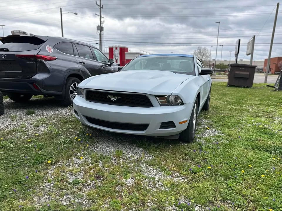 2012 Ford S197 Mustang - Image 2 of 6