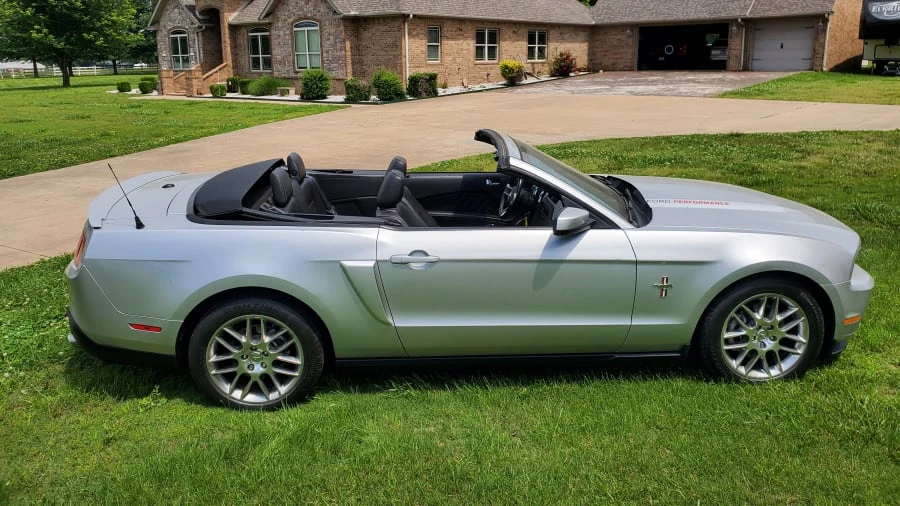 2012 Ford S197 Mustang - Image 2 of 6