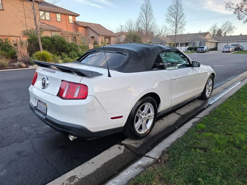 2012 Ford S197 Mustang - Image 4 of 11