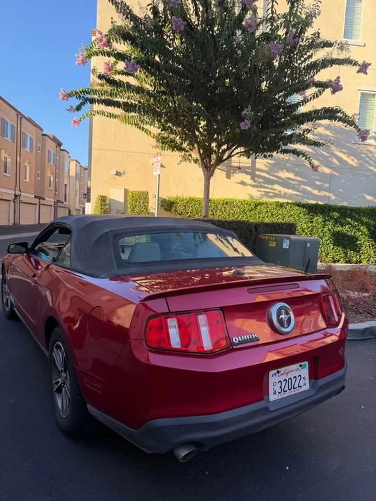 2012 Ford S197 Mustang - Image 2 of 9
