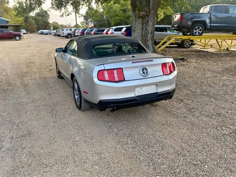 2012 Ford Mustang Convertible 2D