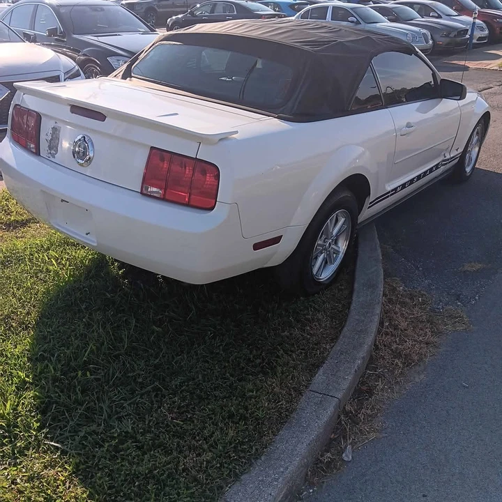 2012 Ford S197 Mustang - Image 8 of 14