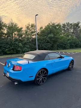 2012 Ford Mustang Convertible 2D