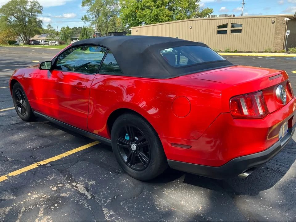 2012 Ford S197 Mustang - Image 2 of 17