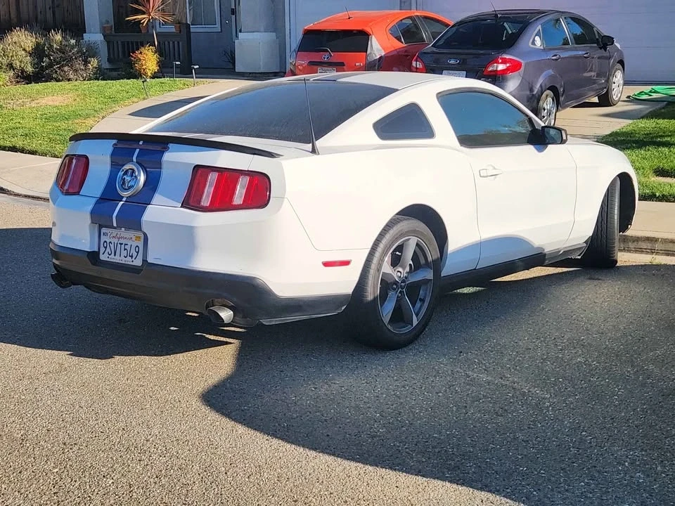 2012 Ford S197 Mustang - Image 2 of 5