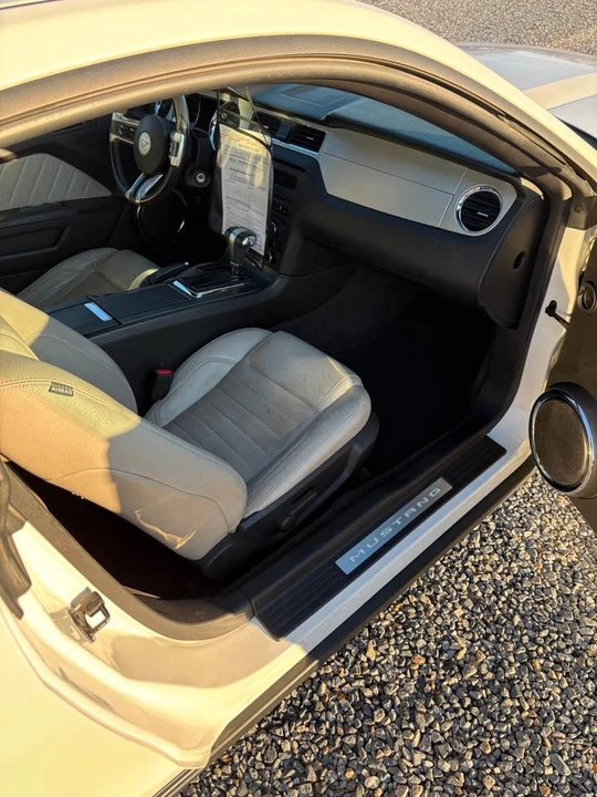 2012 Ford S197 Mustang - Image 8 of 9