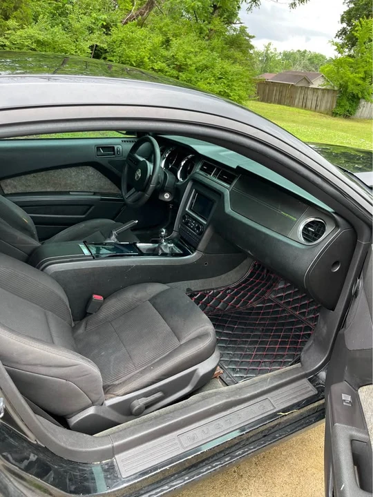 2012 Ford S197 Mustang - Image 2 of 14