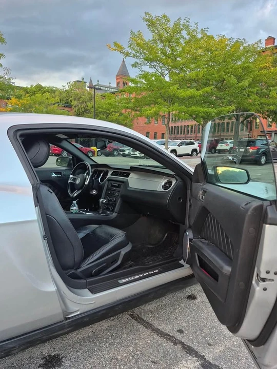 2012 Ford S197 Mustang - Image 3 of 12