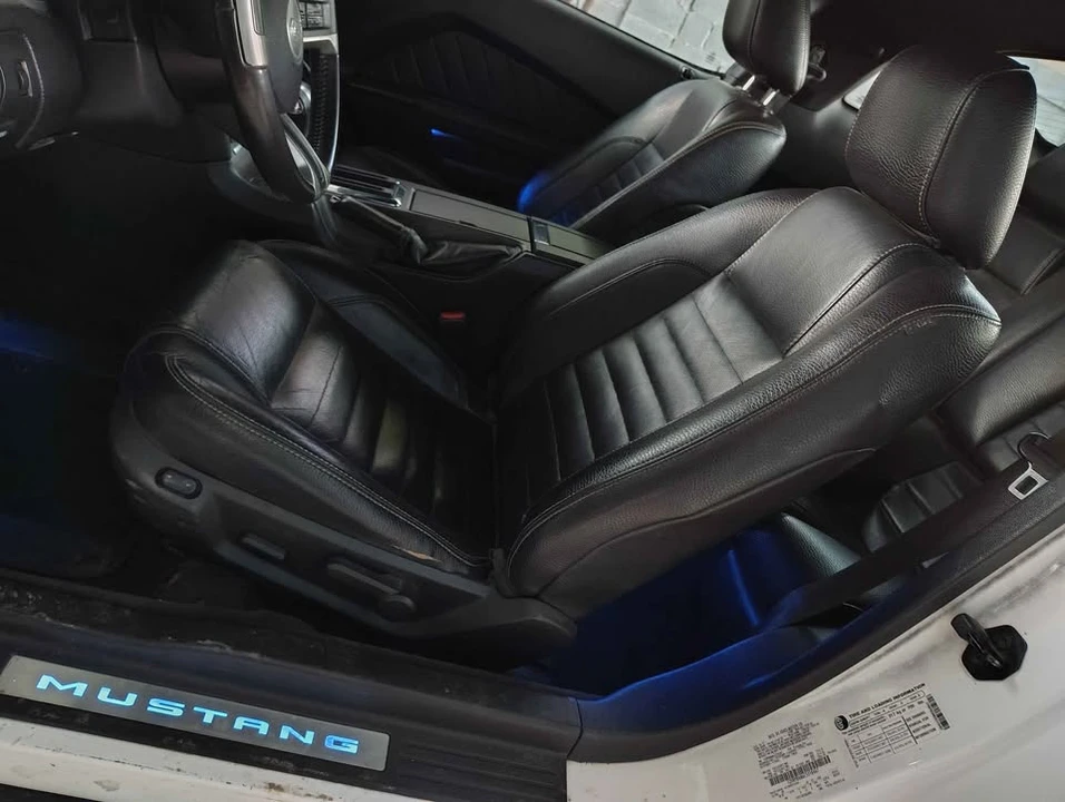 2012 Ford S197 Mustang - Image 8 of 10